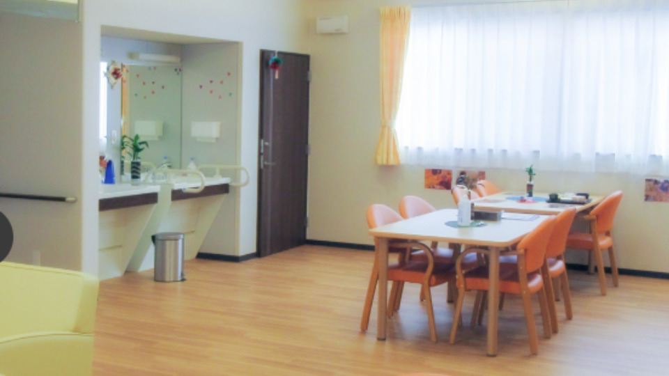 【八潮駅】≪派遣/介護≫無資格可◎早番・遅番勤務可能な方歓迎！給与日払い制度あり