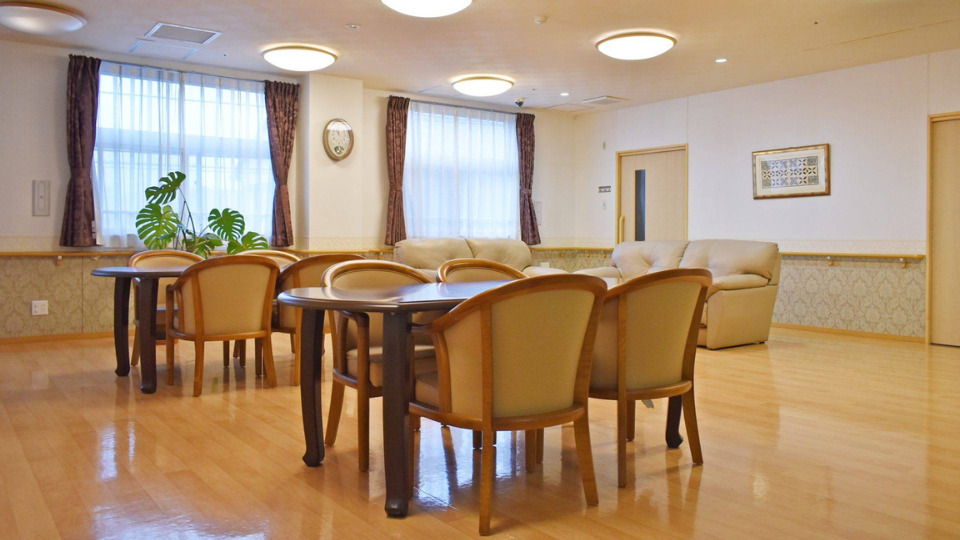 【足立区】土日勤務可能な方歓迎◎江北駅＆マイカー通勤OK/派遣で介護のお仕事しませんか？