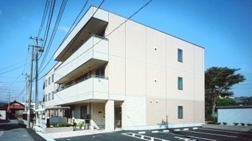 閑静な住宅街に佇む有料老人ホームで介護のお仕事