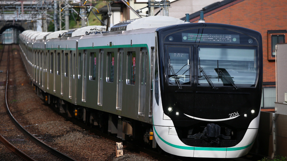 東急田園都市線「あざみ野駅」より徒歩約13分(約1.0km)